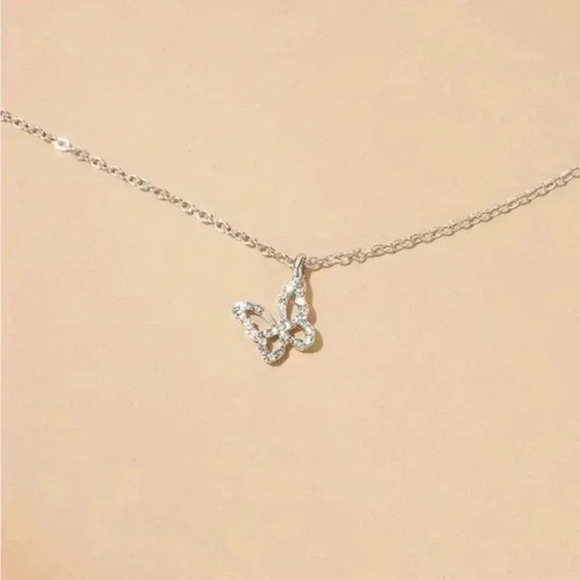 ⚠️Clearance🫧Rhinestone Butterfly Charm Silver Necklace - Picture 4 of 4